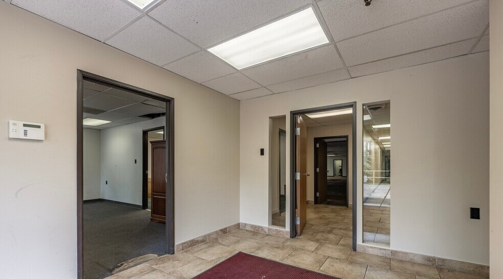 More Photos Of 500 N Bell Ave, Carnegie Warehouse For Lease