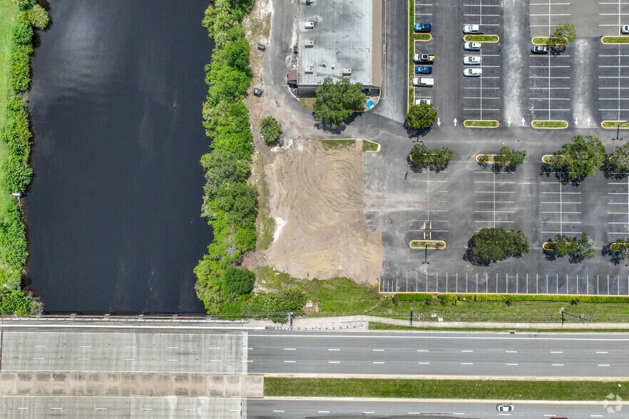 More Photos Of 11200-11284 W Hillsborough Ave, Tampa Unknown For Lease