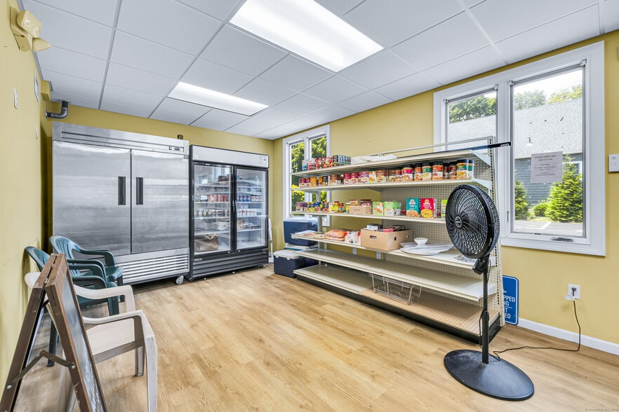 More Photos Of 93 Elm St, Old Saybrook Restaurant For Sale