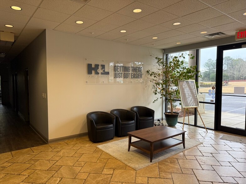 More Photos Of 2390 Canton Rd, Marietta Office For Sale