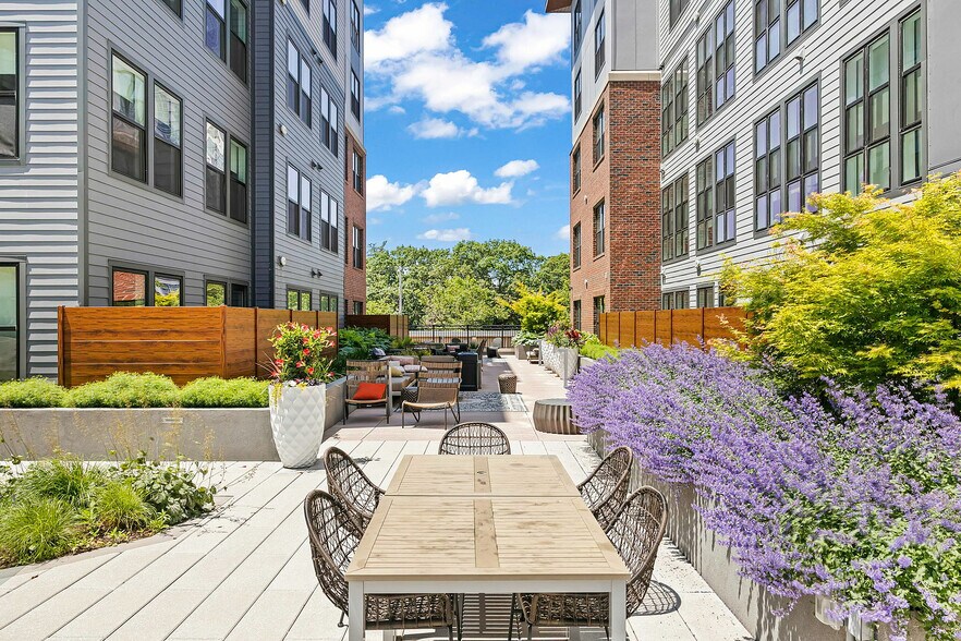 More Photos Of 630-673 Chapel St, New Haven Apartments For Lease