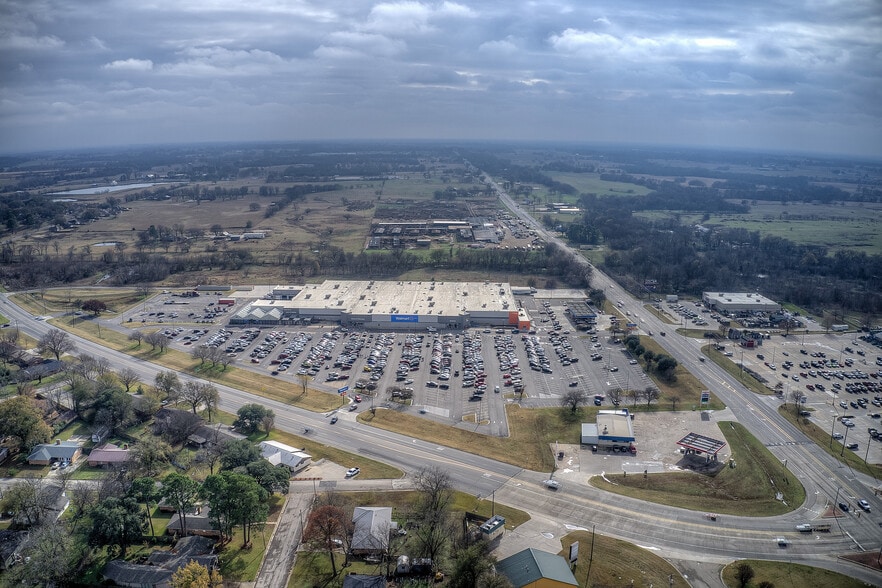 Primary Photo Of 1430 S Broadway St, Sulphur Springs Carwash For Sale