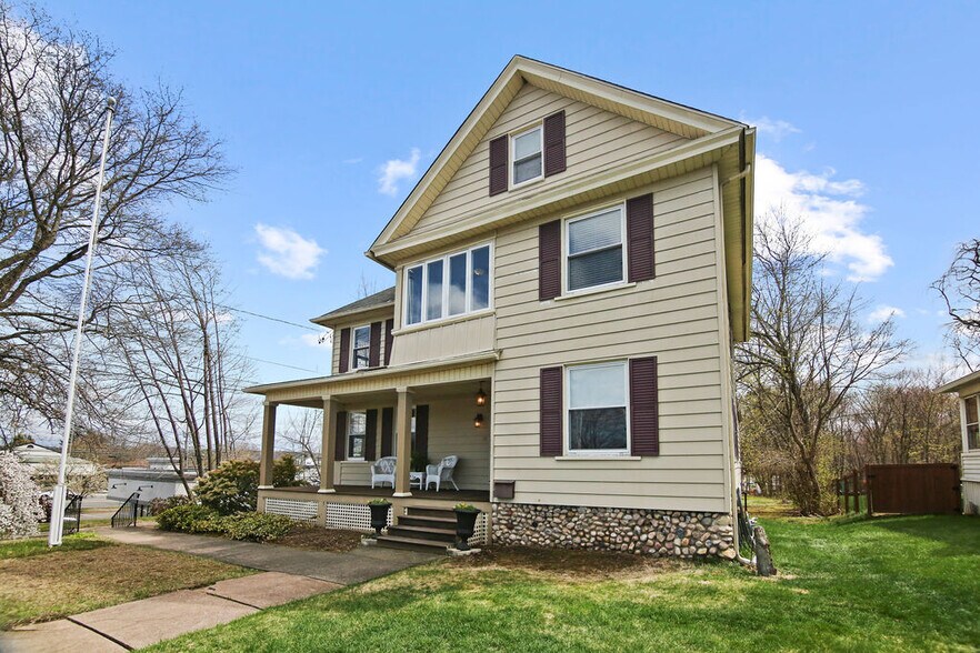 More Photos Of 18 Elm St, Rocky Hill Office Residential For Sale