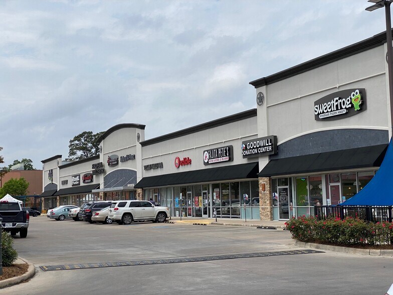 More Photos Of 1352-1368 W 43rd St, Houston Unknown For Lease