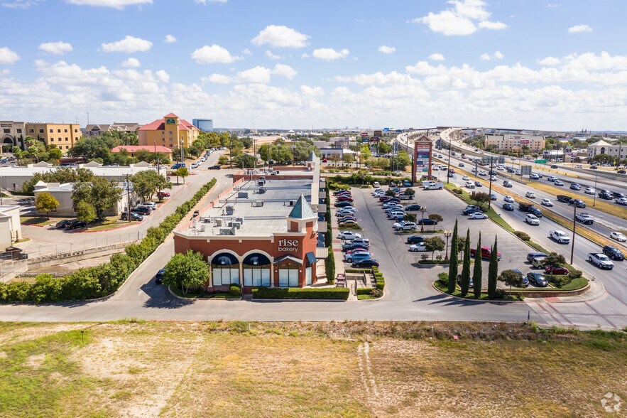 More Photos Of 923 N Loop 1604 E, San Antonio Unknown For Lease