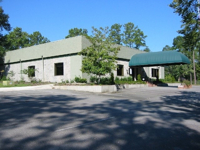 Primary Photo Of 1405 Gornto Rd, Valdosta Restaurant For Sale