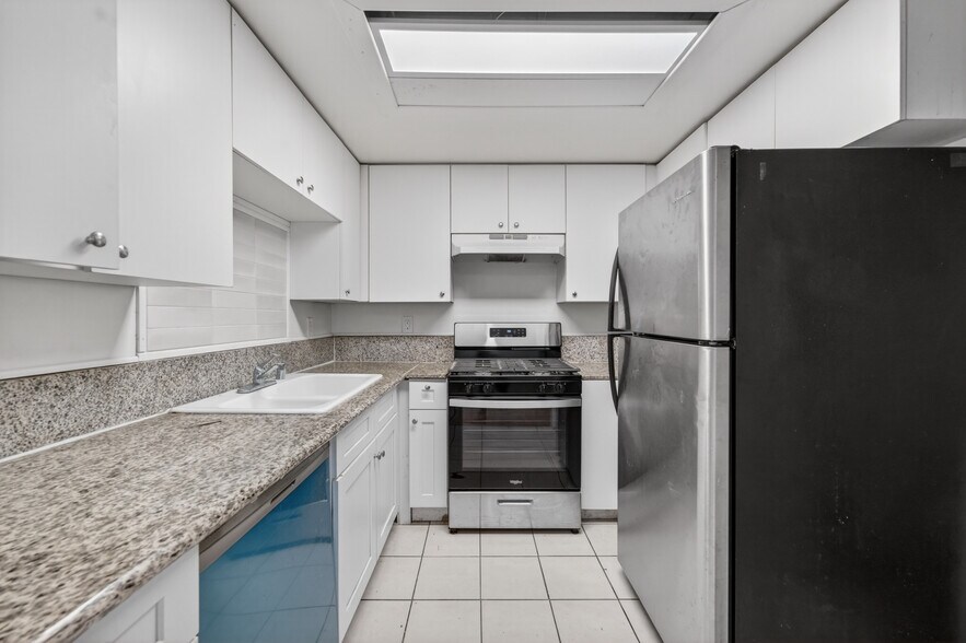 More Photos Of 4930 W Point Loma Blvd, San Diego Apartments For Sale