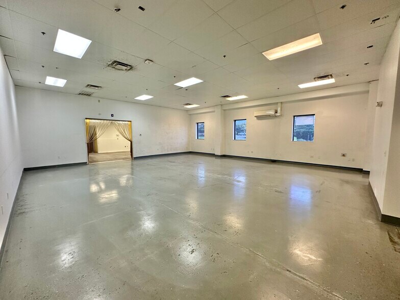 More Photos Of 1470 E Weisgarber Rd, Knoxville Light Distribution For Lease