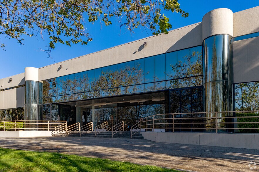 More Photos Of 161-165 Nortech Pky, San Jose Light Manufacturing For Sale