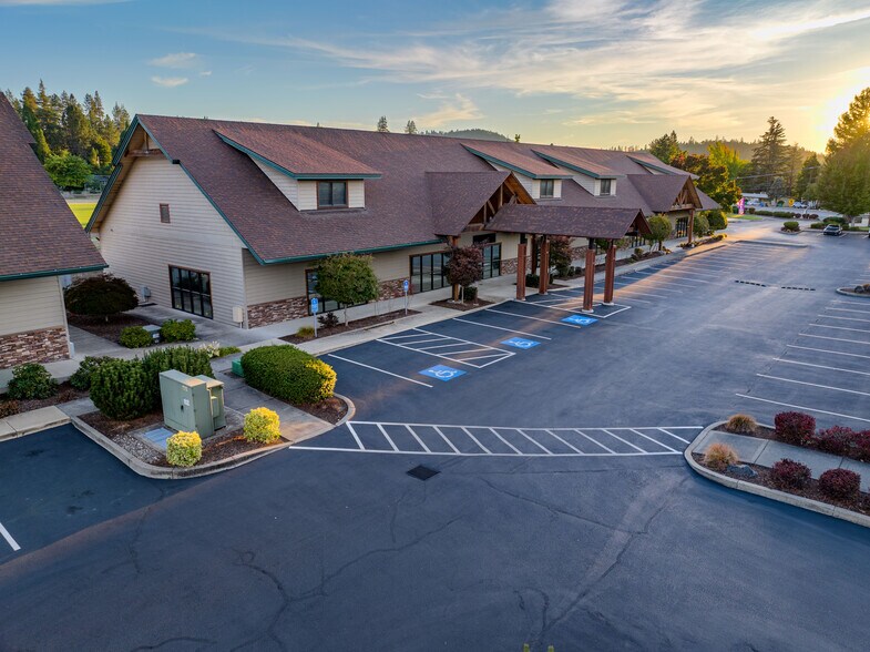 More Photos Of 1879 Williams Hwy, Grants Pass Medical For Sale