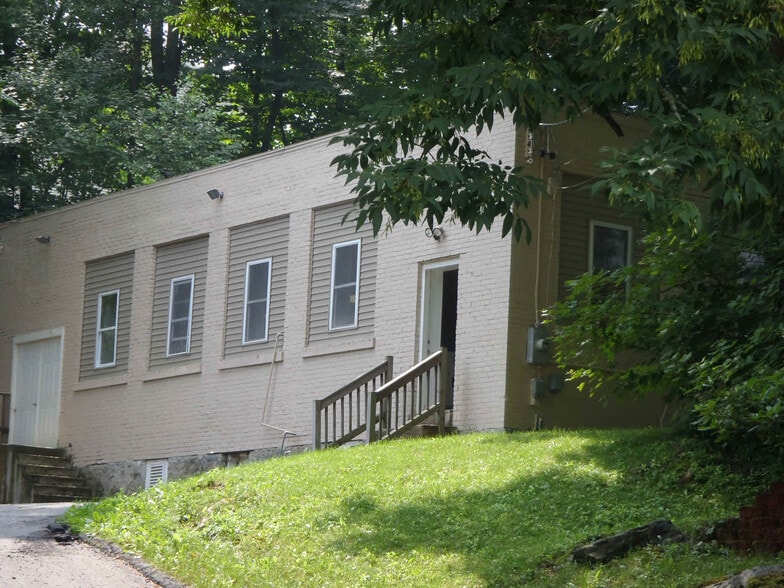 Primary Photo Of 77 Hamilton Ave, Norwich Warehouse For Sale