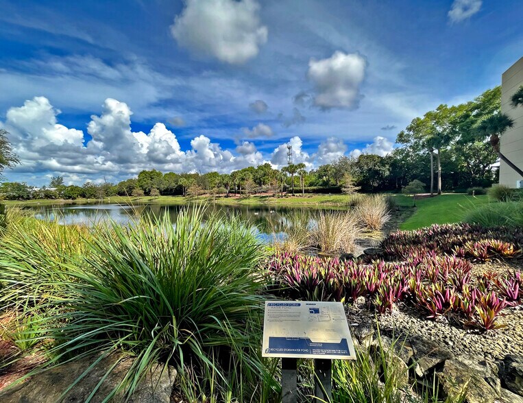 More Photos Of 1641 Worthington Rd, West Palm Beach Office For Lease