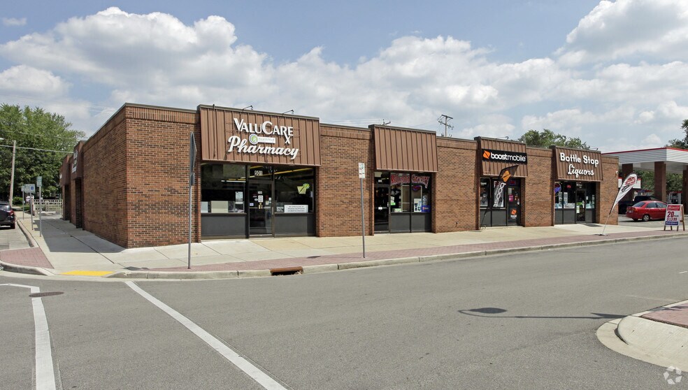 More Photos Of 501 S Grand Ave, Waukesha Unknown For Lease