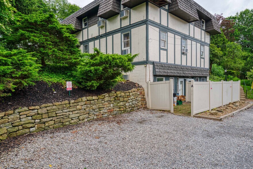 More Photos Of 2807 Middle Rd, Allison Park Apartments For Sale