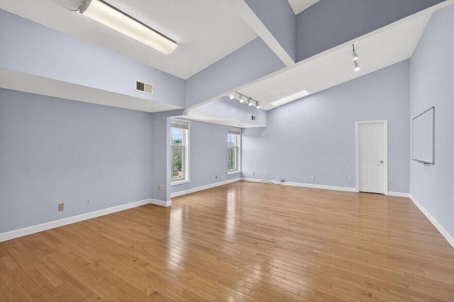 More Photos Of 1142-1148 Walker Rd, Great Falls Medical For Sale