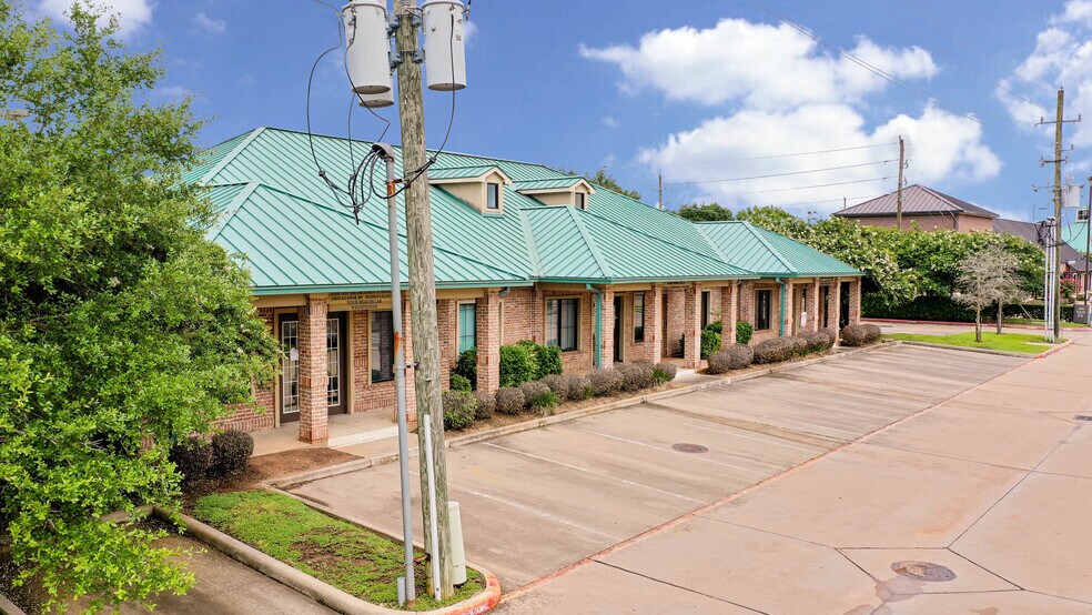 More Photos Of 3531 S Town Center Blvd, Sugar Land Medical For Lease