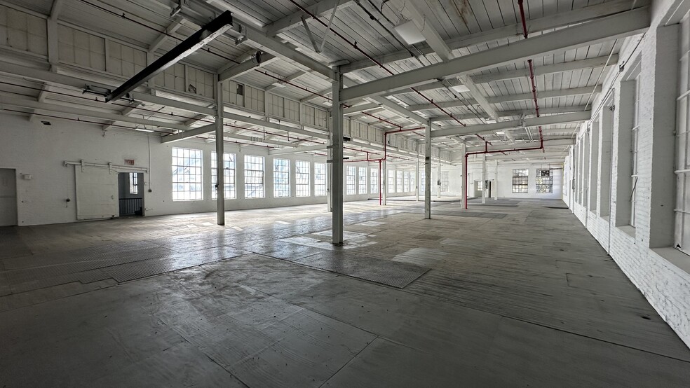 More Photos Of 555 Warren St, Phillipsburg Warehouse For Sale