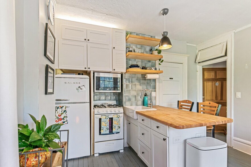 More Photos Of 1138 N Clarkson St, Denver Apartments For Sale