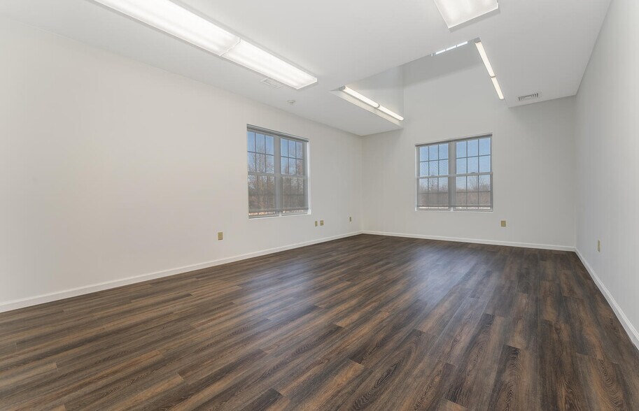 More Photos Of 5 Walter E Foran Blvd, Flemington Medical For Sale