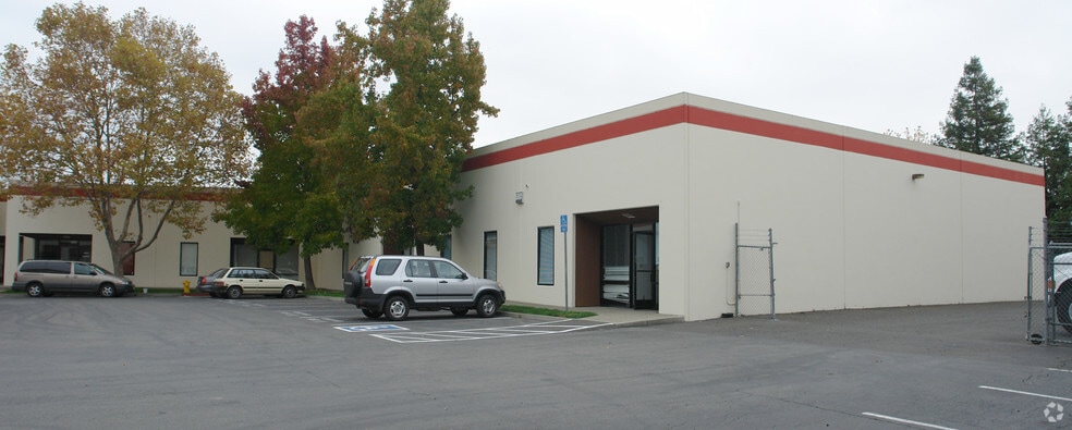 More Photos Of 936 Detroit Ave, Concord Flex For Lease