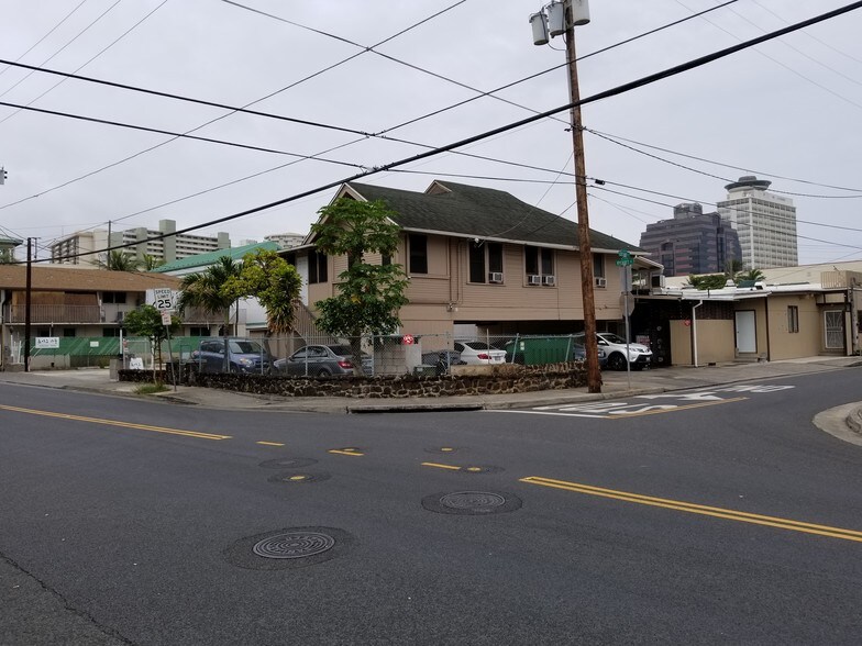 More Photos Of 1303 Rycroft St, Honolulu Restaurant For Sale