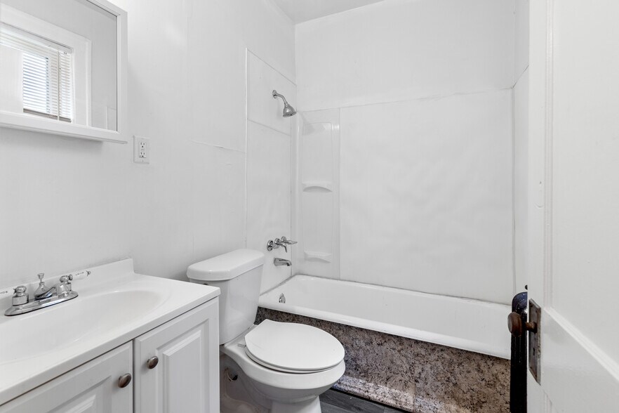More Photos Of 16940 Log Cabin St, Detroit Apartments For Sale