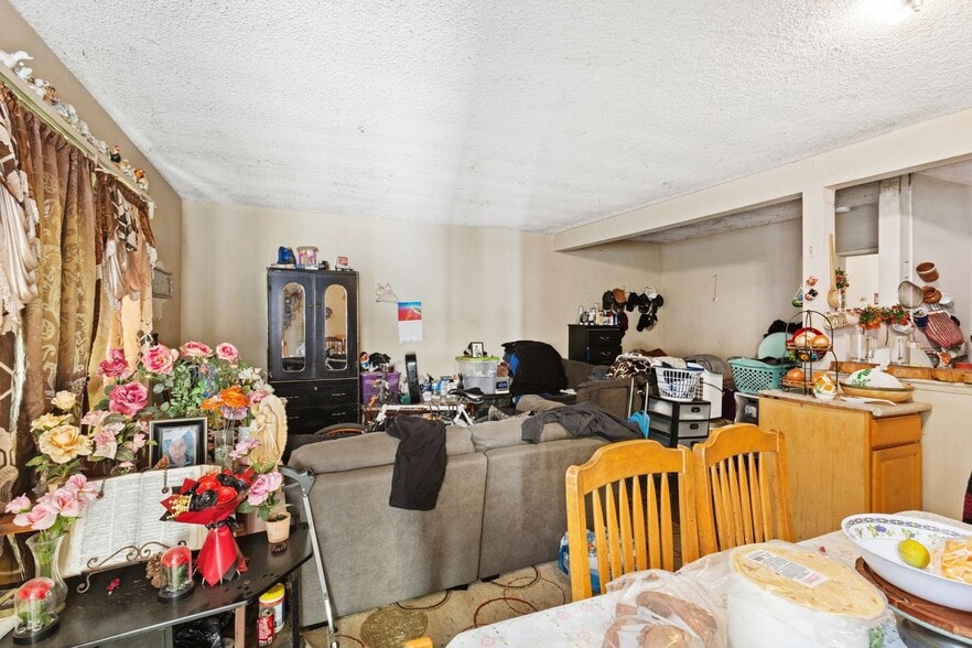 More Photos Of 637 N Anna Dr, Anaheim Apartments For Sale