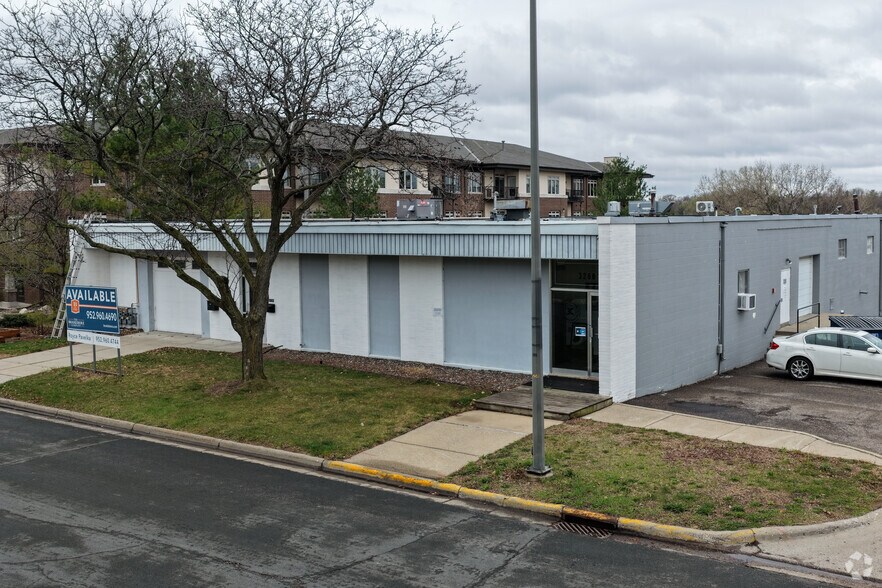 More Photos Of 3260 Gorham Ave, Saint Louis Park Warehouse For Lease