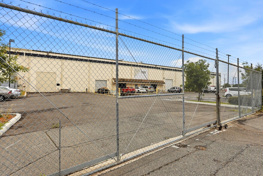 More Photos Of 5860 88th St, Sacramento Warehouse For Sale