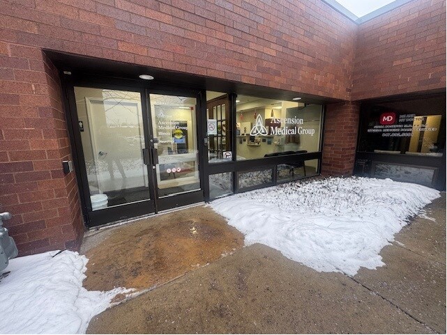 More Photos Of 943 N Plum Grove Rd, Schaumburg Medical For Sale