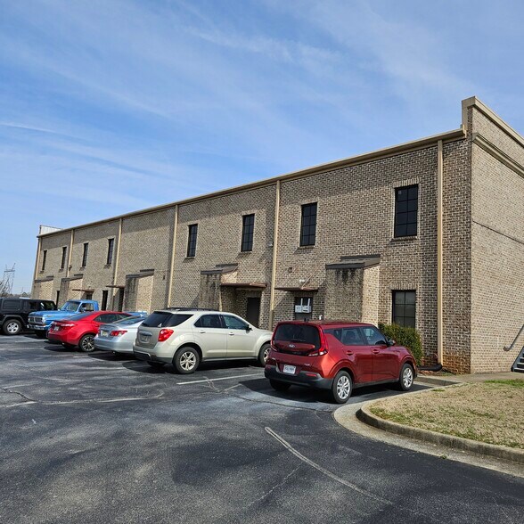 More Photos Of 1878 Jeff Rd NW, Huntsville Medical For Sale