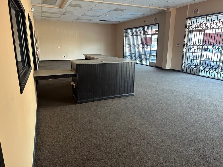 More Photos Of 305 W Arbor Vitae St, Inglewood Unknown For Lease