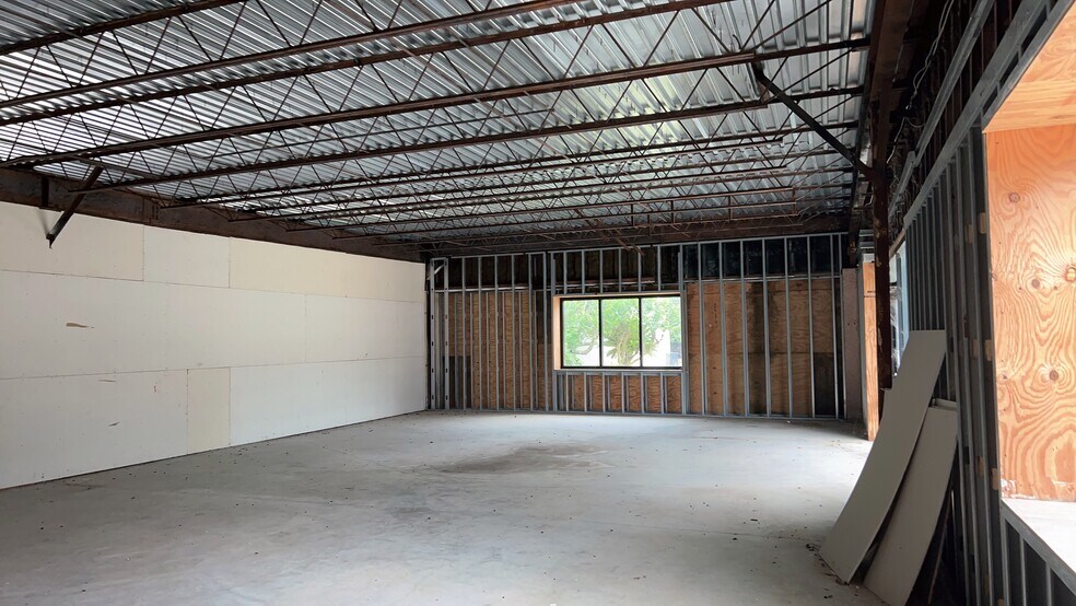 More Photos Of 1199 Nasa Pky, Houston Restaurant For Lease