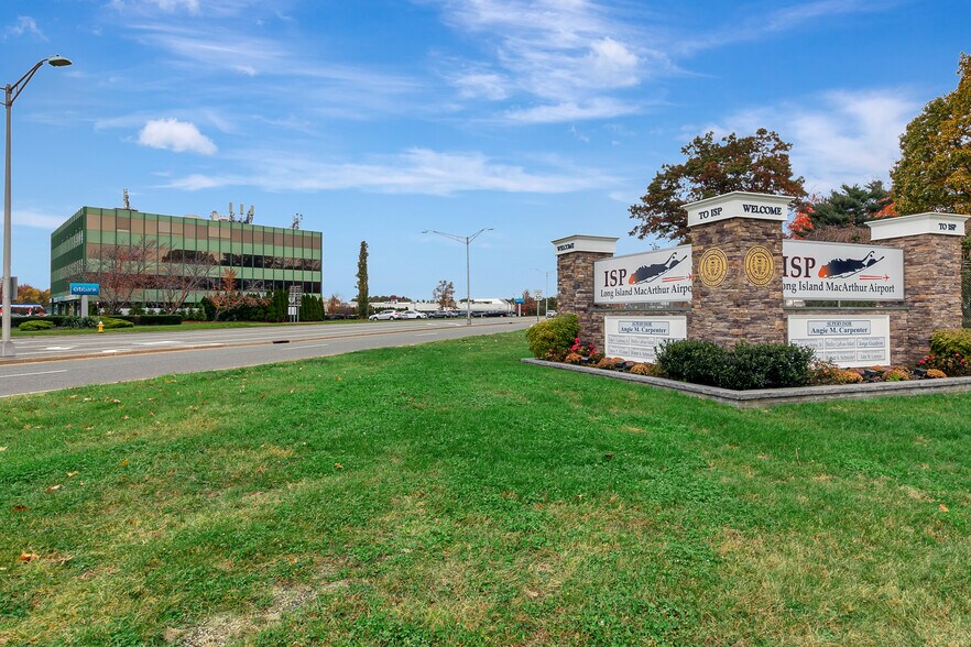 Primary Photo Of 4175 Veterans Memorial Hwy, Ronkonkoma Office Residential For Lease