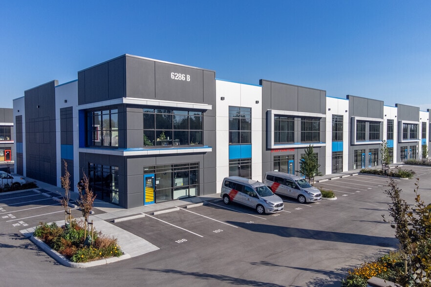 More Photos Of 6286 203 St, Langley Showroom For Lease