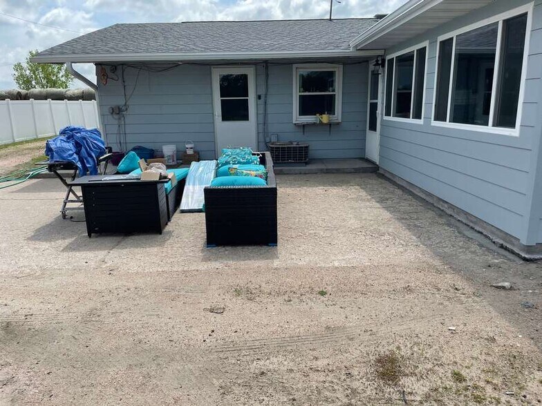 More Photos Of 810 E US Hwy 275, Ewing Hotel For Sale