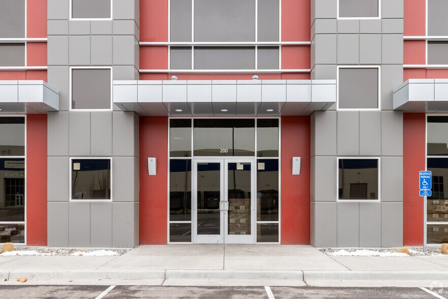 More Photos Of 770 S Gladiola St, Salt Lake City Warehouse For Lease