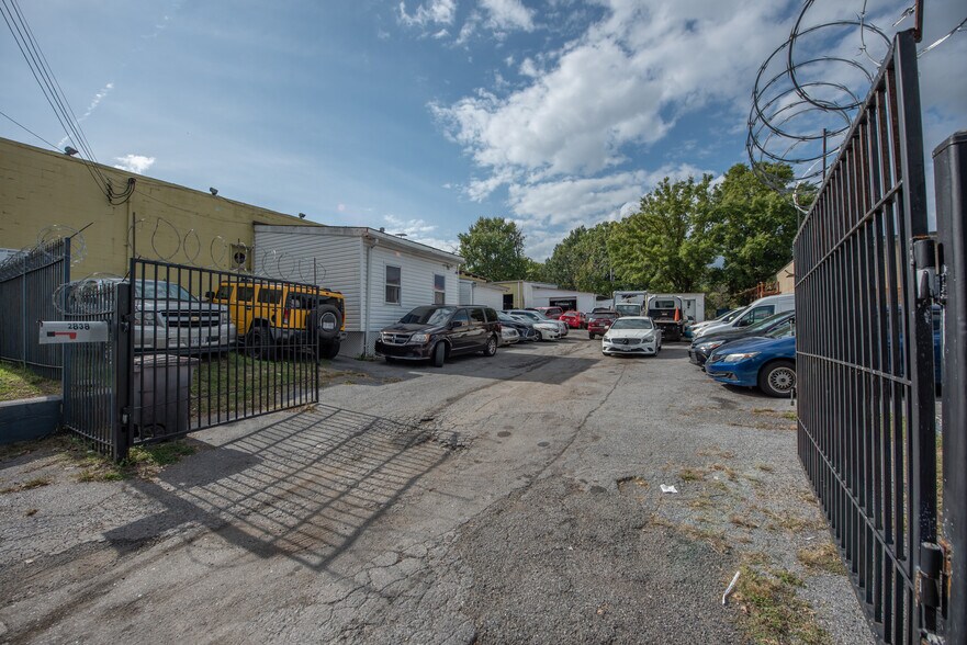 More Photos Of 2838 Bladensburg Rd NE, Washington Service For Lease