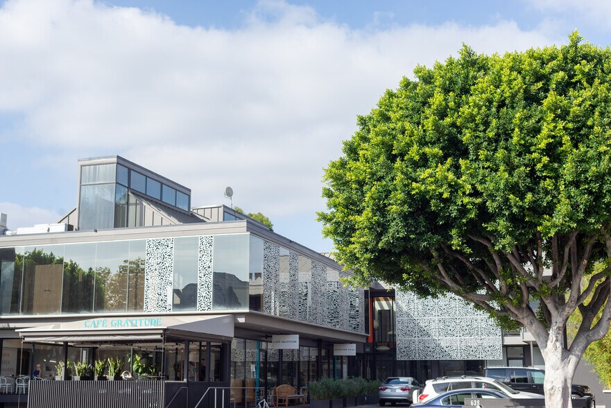 More Photos Of 639-641 N Larchmont Blvd, Los Angeles Loft Creative Space For Sale