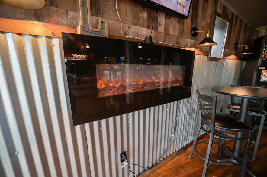 More Photos Of 157 Whitesboro St, Yorkville Storefront For Sale