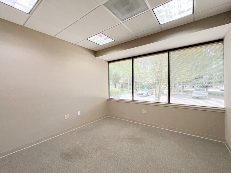 More Photos Of , Mandeville Office For Sale