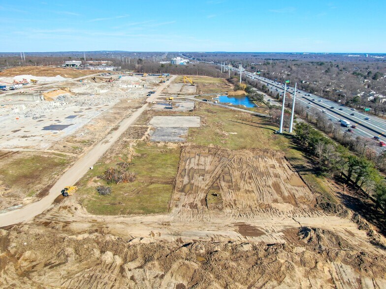 More Photos Of 1 Ca Plz, Hauppauge Warehouse For Lease