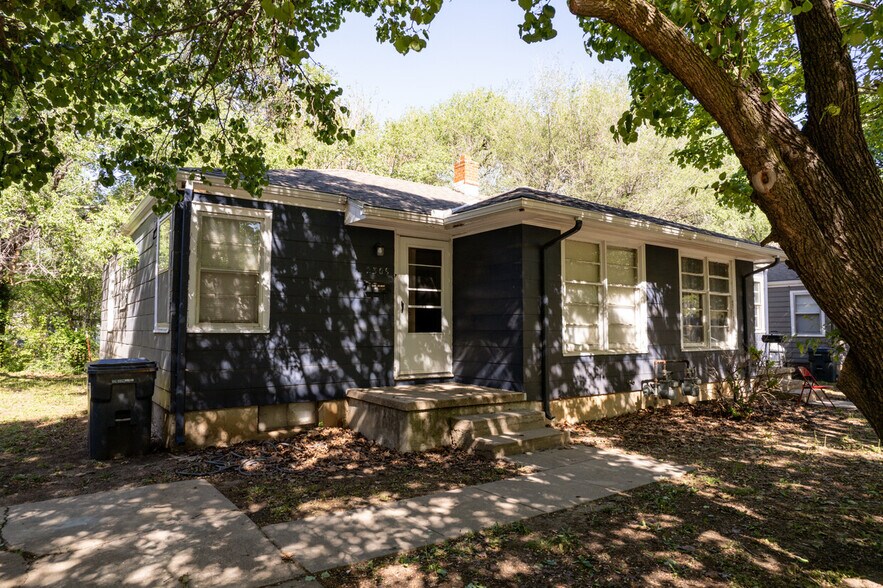 More Photos Of 2302 S Broadview St, Wichita Apartments For Sale
