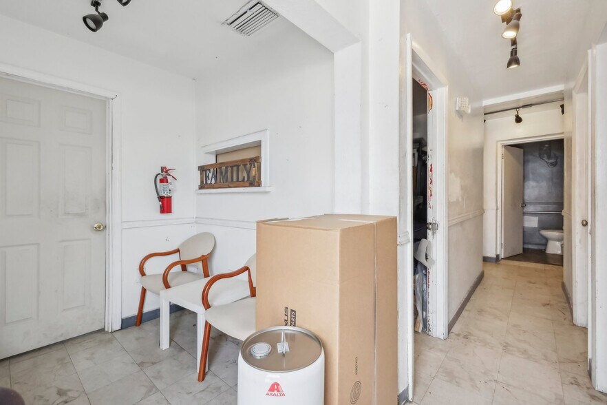 More Photos Of 15150 W Dixie Hwy, North Miami Beach Auto Repair For Sale