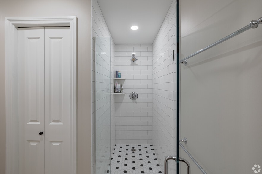More Photos Of 6 N Washington St, Oxford Multifamily For Sale