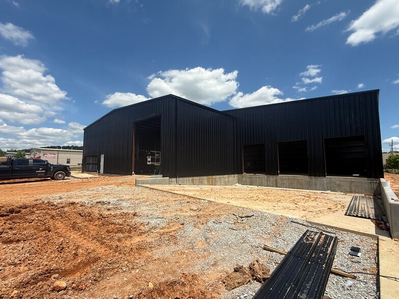 More Photos Of 595 Kawneer dr, Springdale Warehouse For Sale