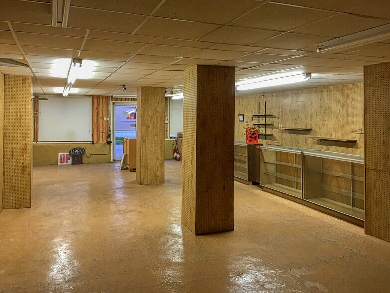 More Photos Of 630 Bridge St SW, Roanoke Storefront Retail Residential For Sale