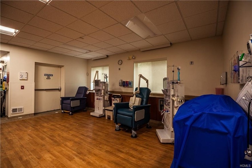 More Photos Of 4 Corwin Ct, Newburgh Medical For Sale