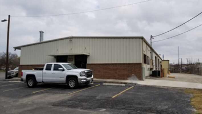 More Photos Of 11549 Old Perrin Beitel Rd, San Antonio Light Manufacturing For Lease