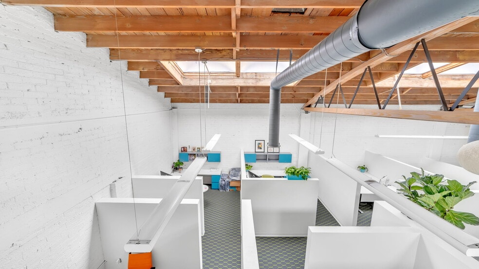More Photos Of 4010 Goldfinch St, San Diego Loft Creative Space For Sale
